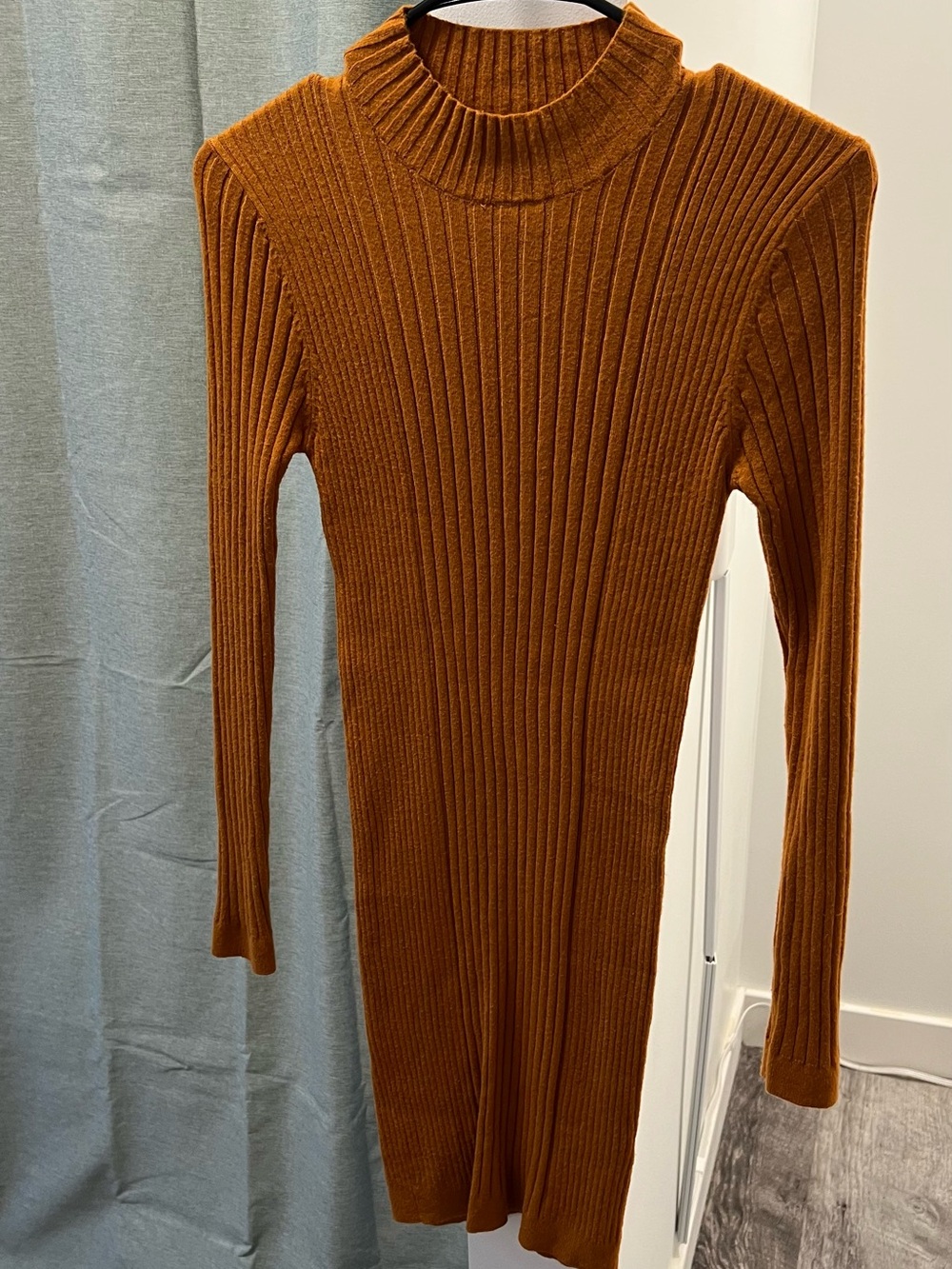 Forever 21 Ribbed Mock Neck Long Sleeve Dress in Rust